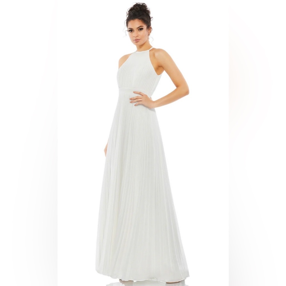 Mac Duggal Ieena 12496 Size 6 NWOT White High Neck Pleated Prom Dress